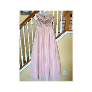 sleeveless rose gold prom dress